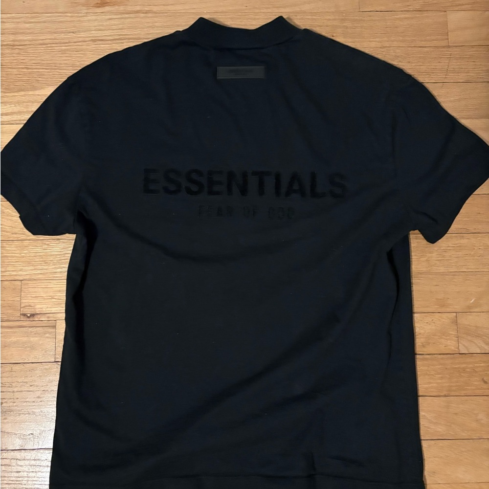 Black essentials fear of god t shirt